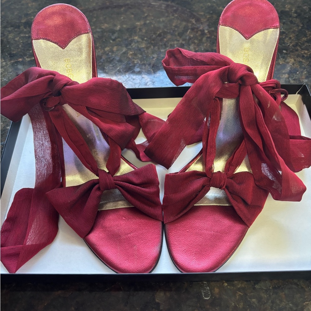 Woman’s BCBGMAXAZRIA Dress Sandals with matching purse